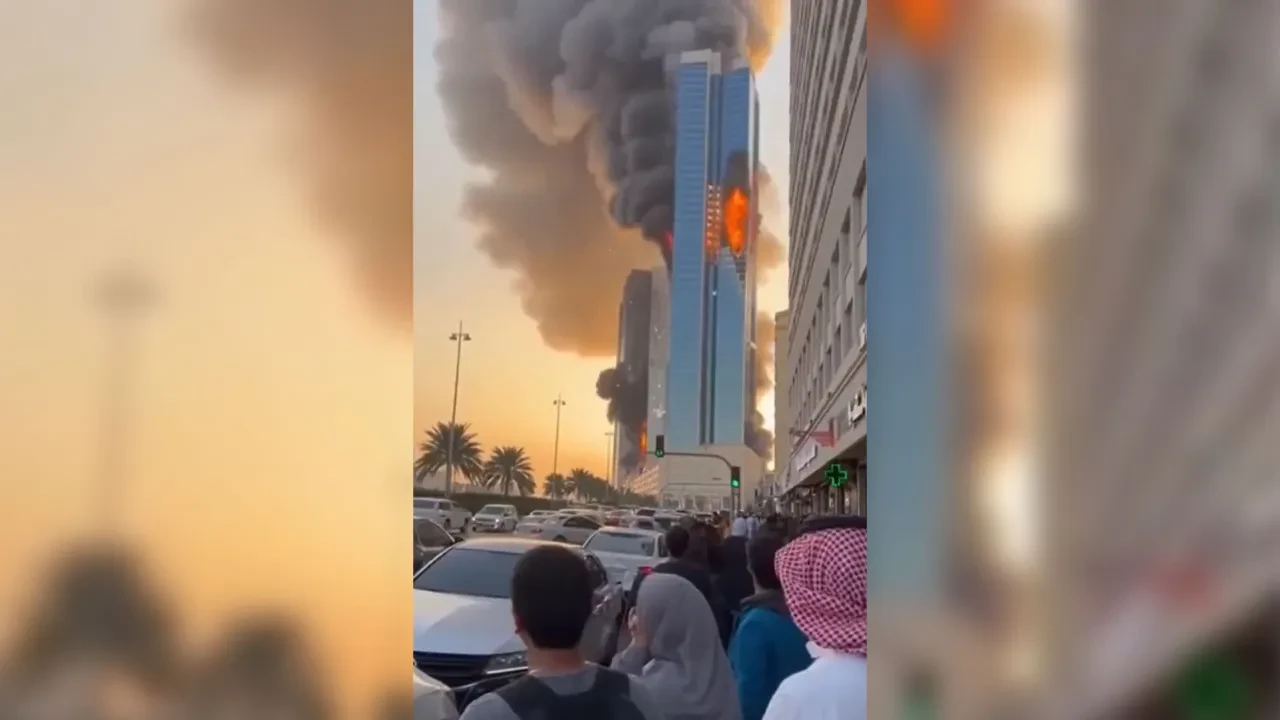 İran Bahreyn'de gökdeleni vurdu! Alevler gökyüzüne yükseldi