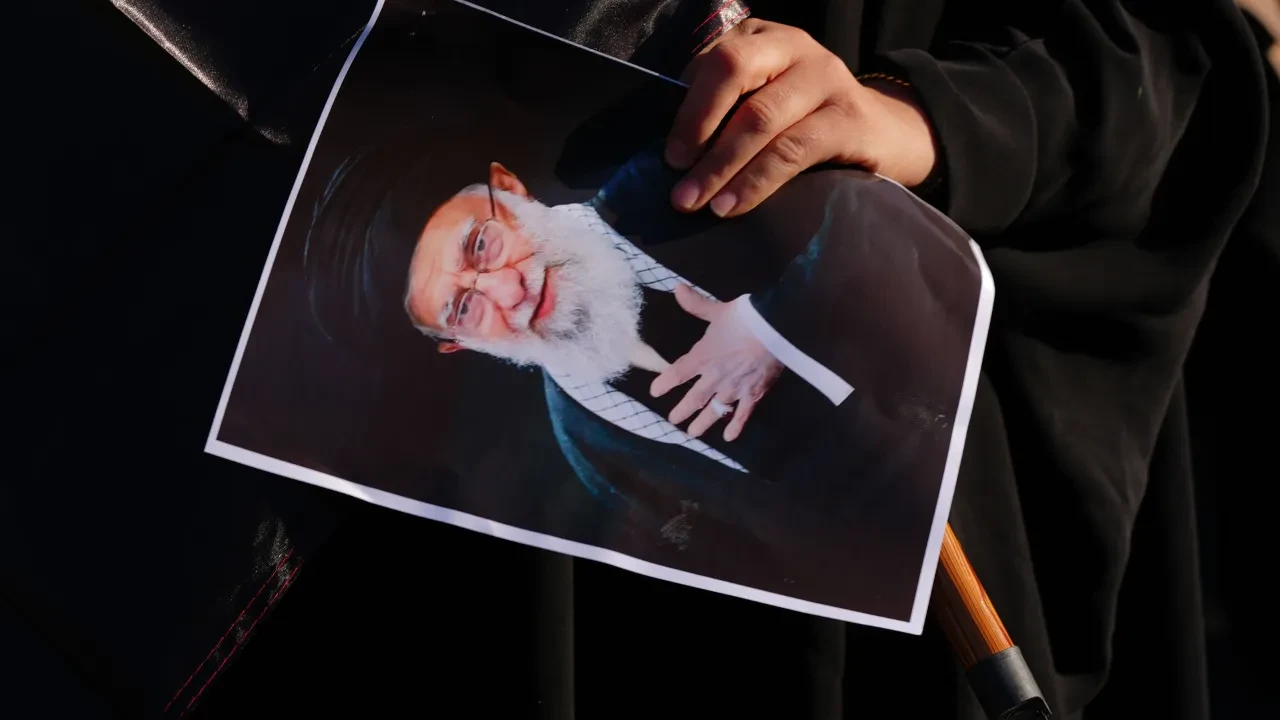 İran'ı savaşın yanı sıra Hamaney'in ölümü de altüst etti: Riskli iktidar yarışı