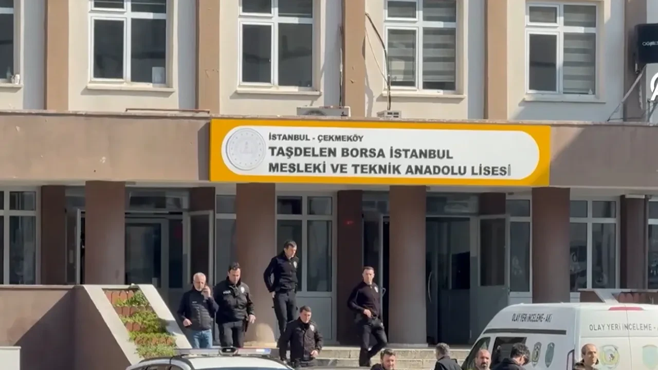 İstanbul'da lisede dehşet! 2 öğretmen ve 1 öğrenciyi defalarca bıçakladı 