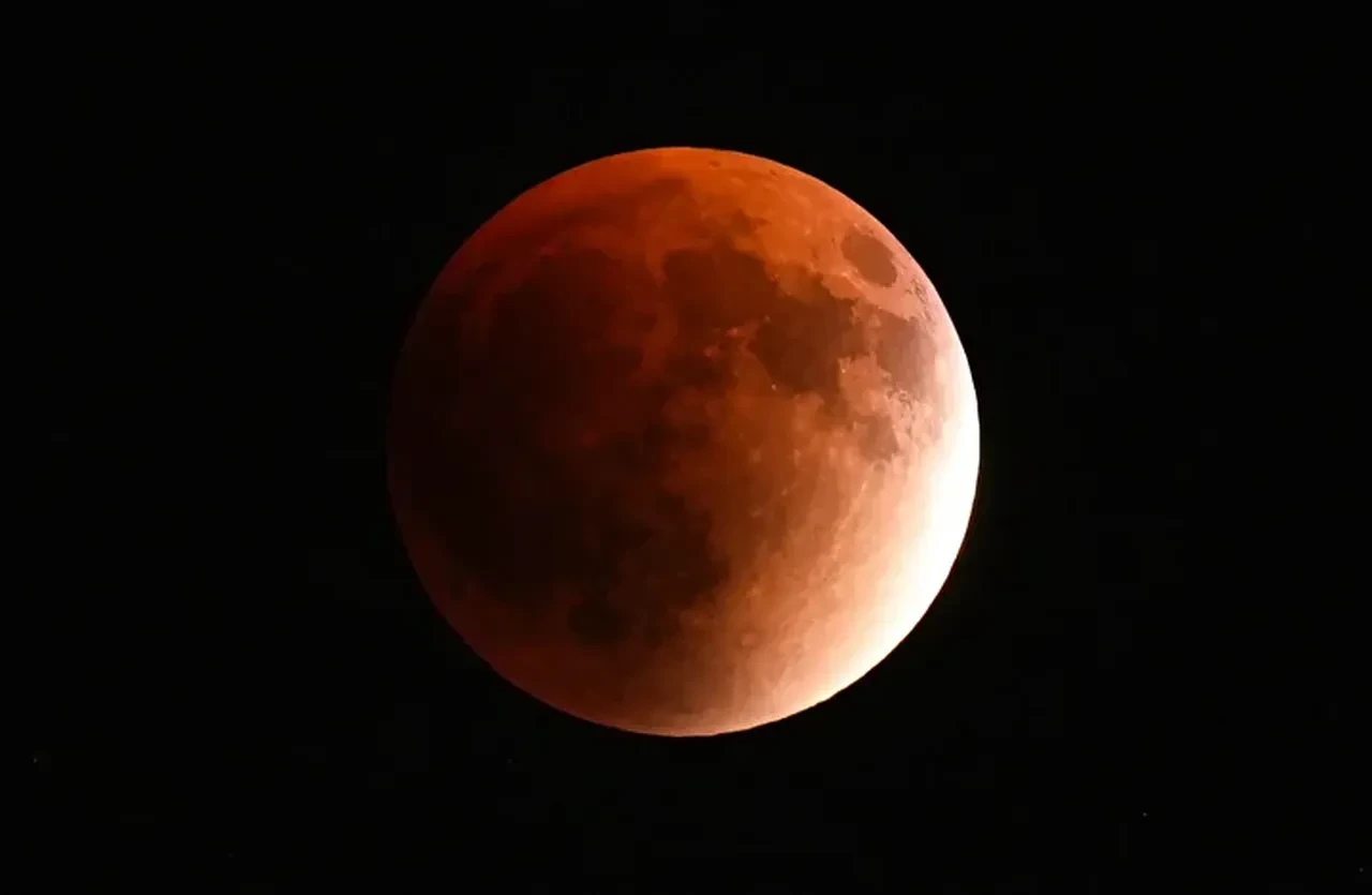 Kanlı Ay tutulması ne zaman, saat kaçta Türkiye’den görünecek mi?