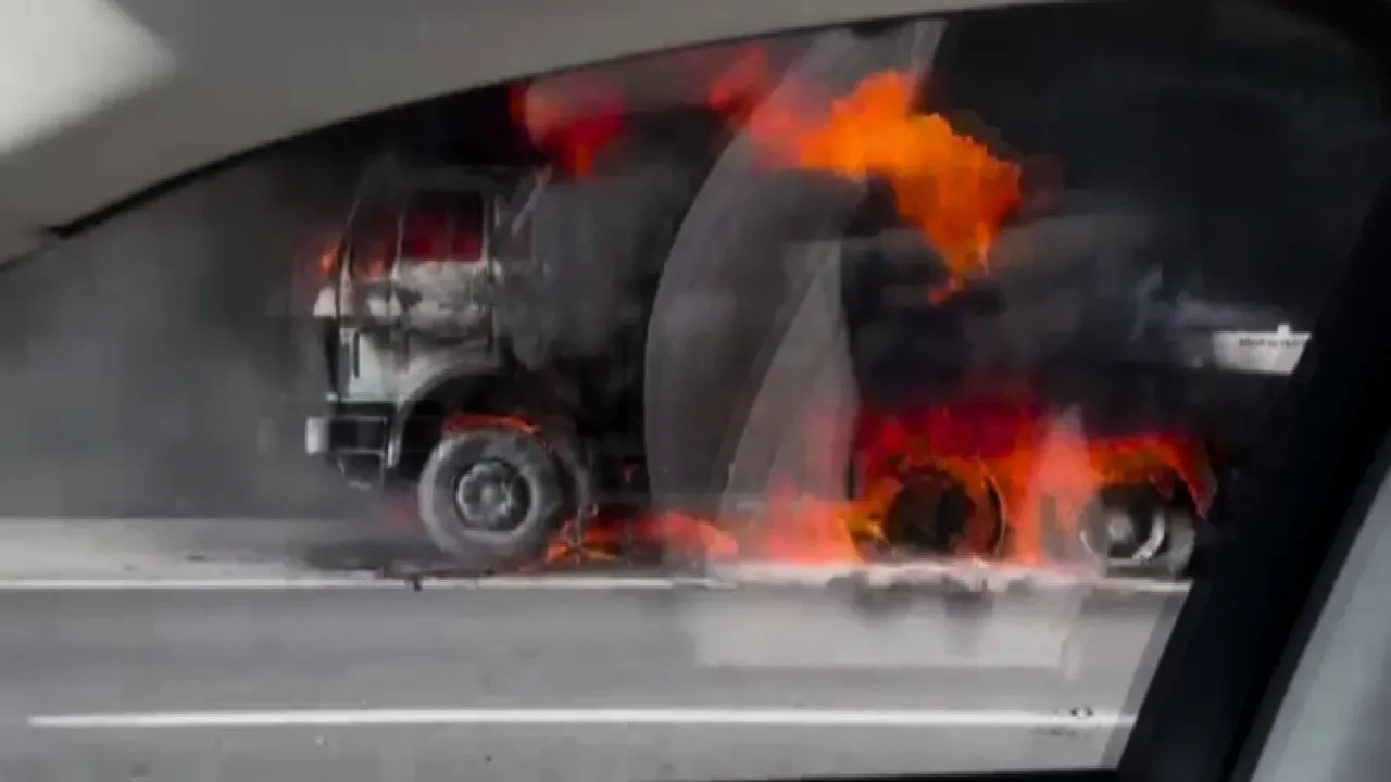 Kuzey Marmara Otoyolu yangın! Beton pompası alev alev yandı