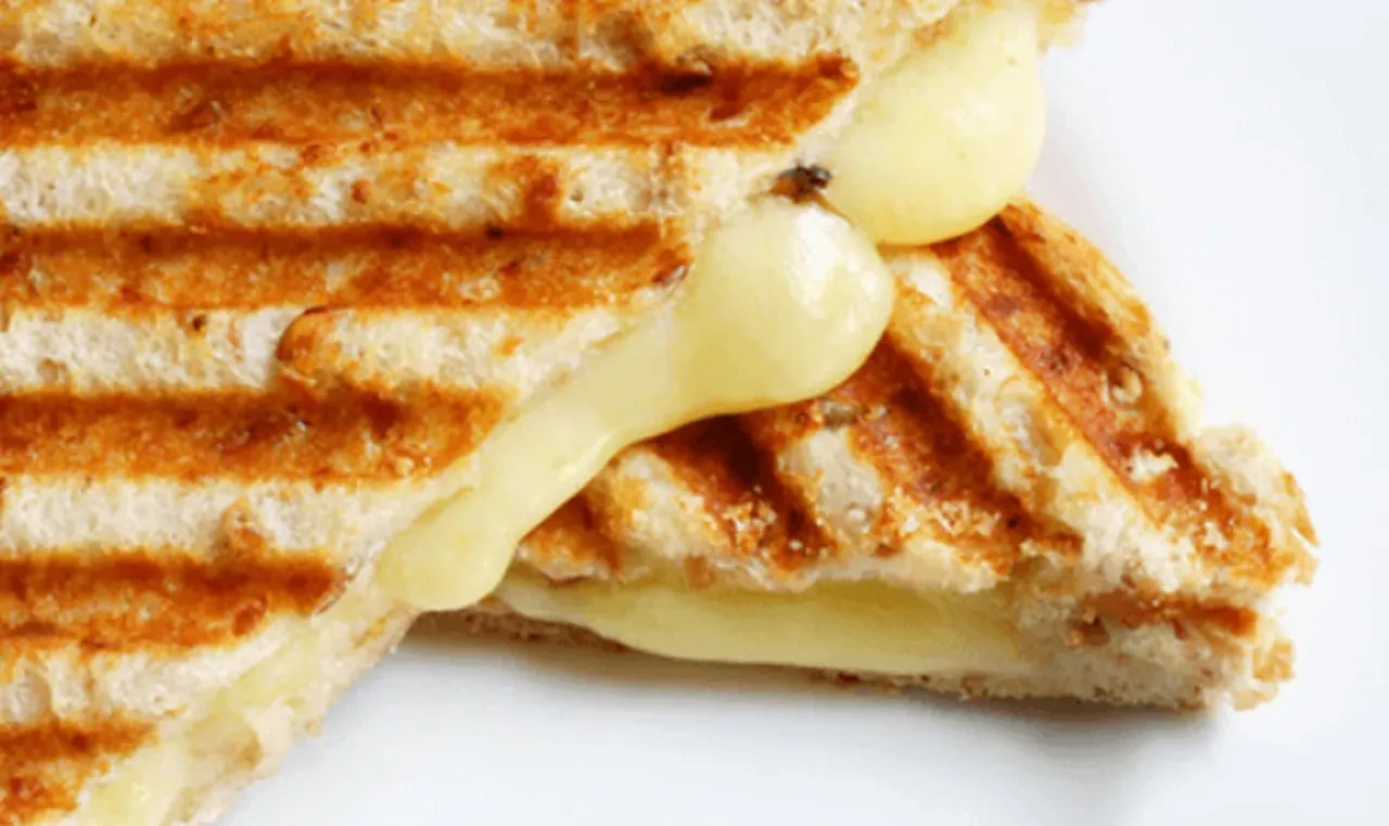 Sahurda tost yemek çabuk acıktırır mı? Sahur için en doyurucu tost tarifi!