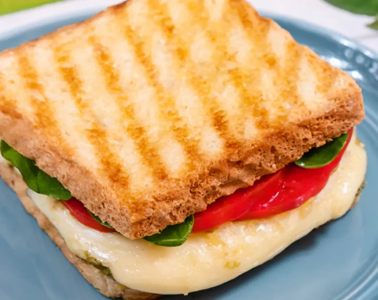 Sahurda tost yemek çabuk acıktırır mı? Sahur için en doyurucu tost tarifi!