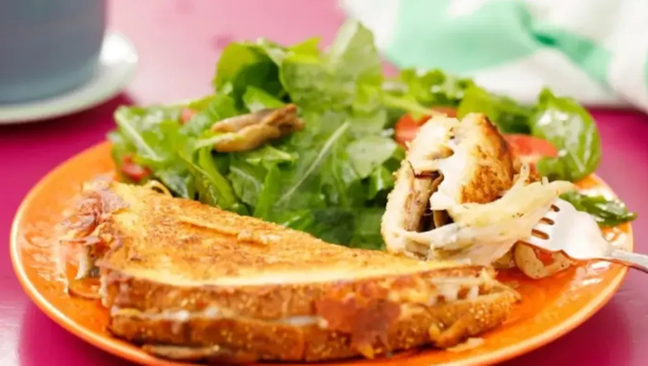 Sahurda tost yemek çabuk acıktırır mı? Sahur için en doyurucu tost tarifi!