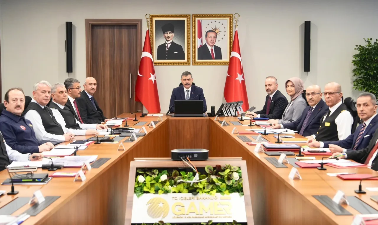 Sınırda alarm zirvesi: Bakan Çiftçi başkanlığında önlemler masaya yatırıldı