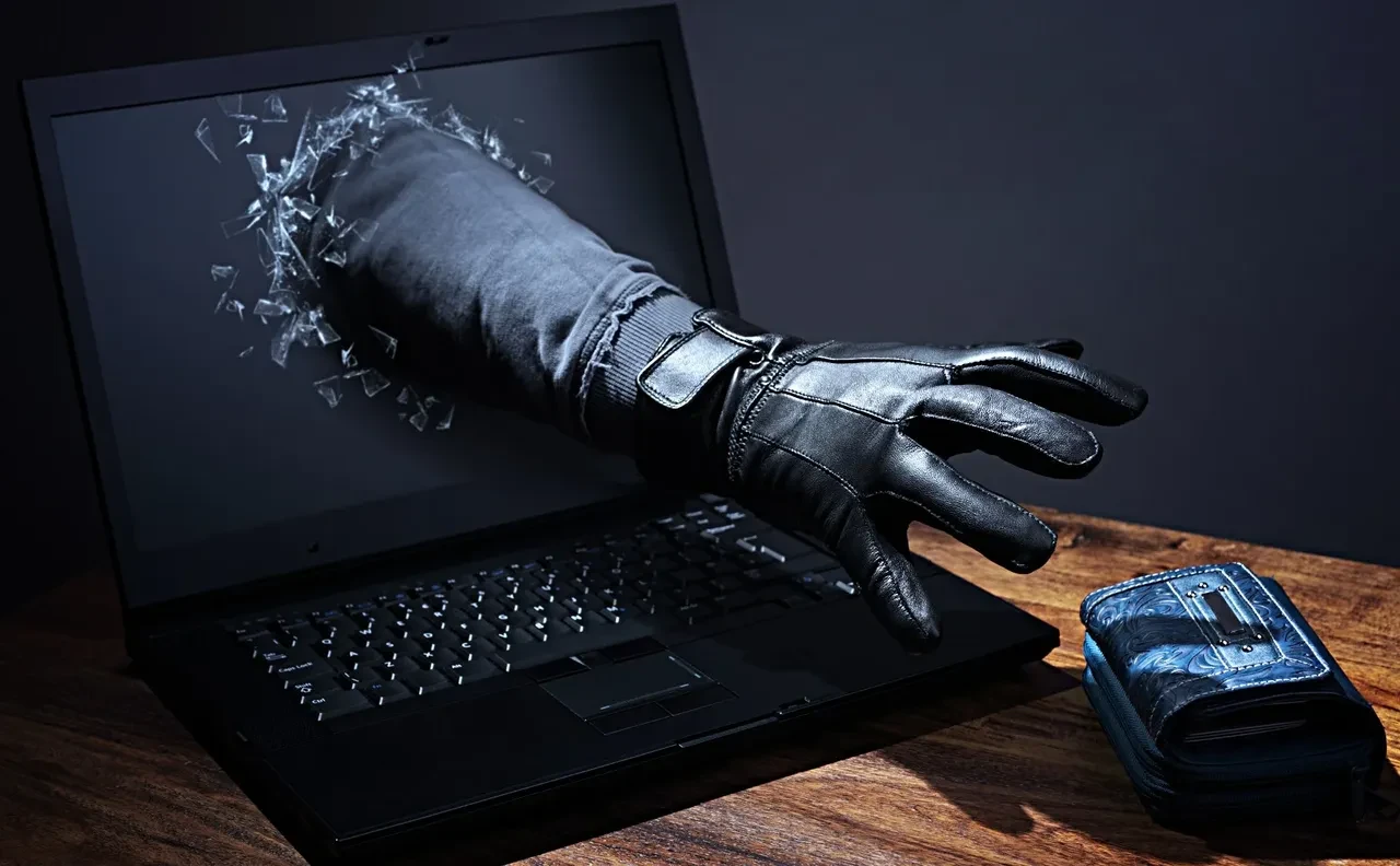 Yaşlı kadına ‘Komiser Vedat' tuzağı! Elinde avucunda ne varsa aldılar