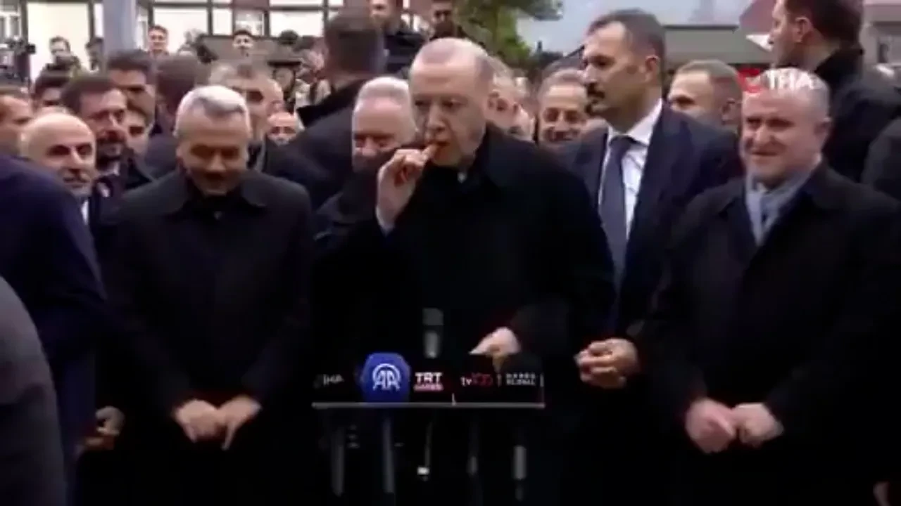 Bayram namazının ardından Erdoğan'dan simit diyaloğu! 'Bu sadece Rize'de olur'