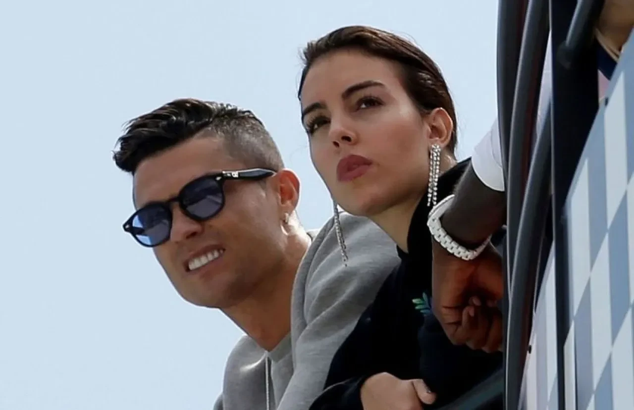 Cristiano Ronaldo ile Georgina Rodriguez evlilik sözleşmesine yeni maddeler ekledi! Ömür boyu ödeme yapacak 