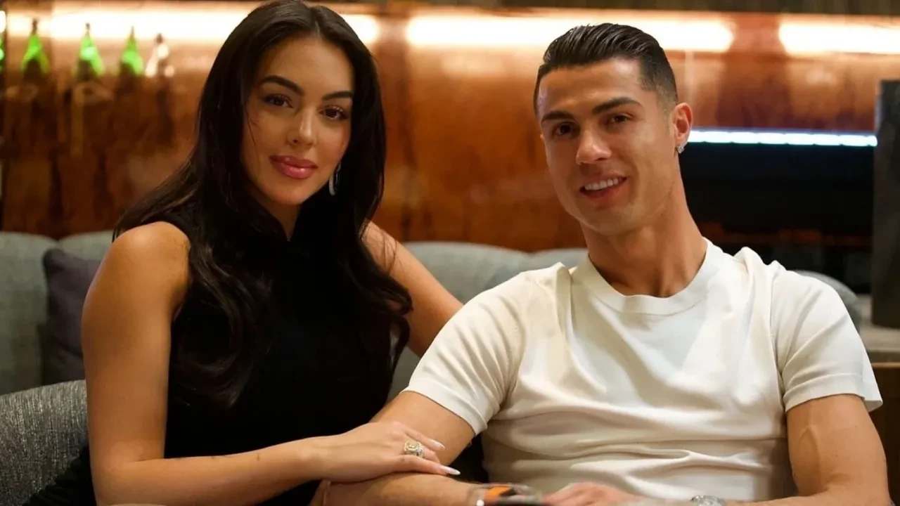 Cristiano Ronaldo ile Georgina Rodriguez evlilik sözleşmesine yeni maddeler ekledi! Ömür boyu ödeme yapacak 