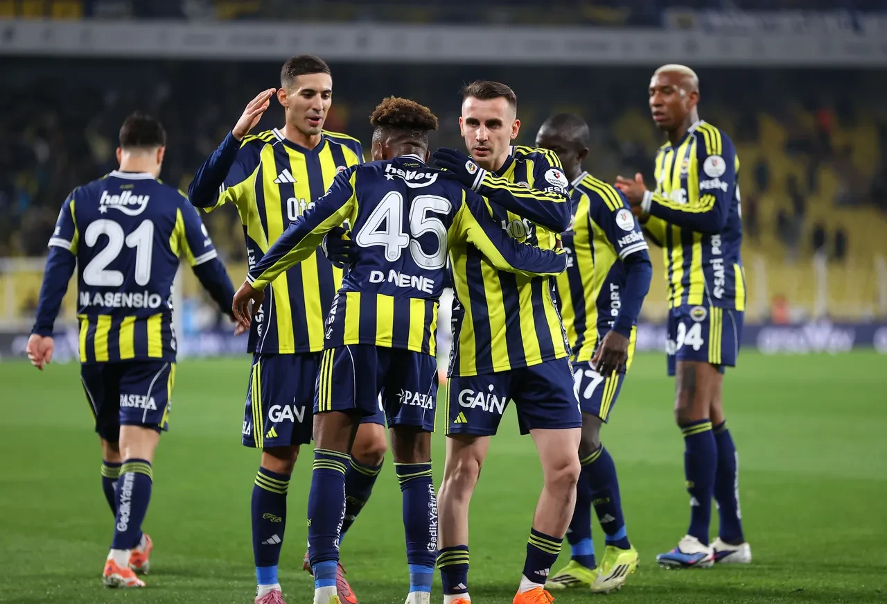 Fenerbahçe forvete Belçikalı golcü getiriyor! 44 milyonluk transfer operasyonu başladı
