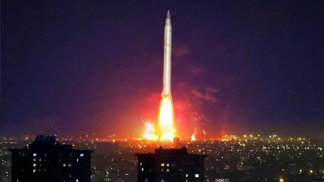 Savaşta yeni dalga: İran Nasrallah füzesini ilk kez kullandı