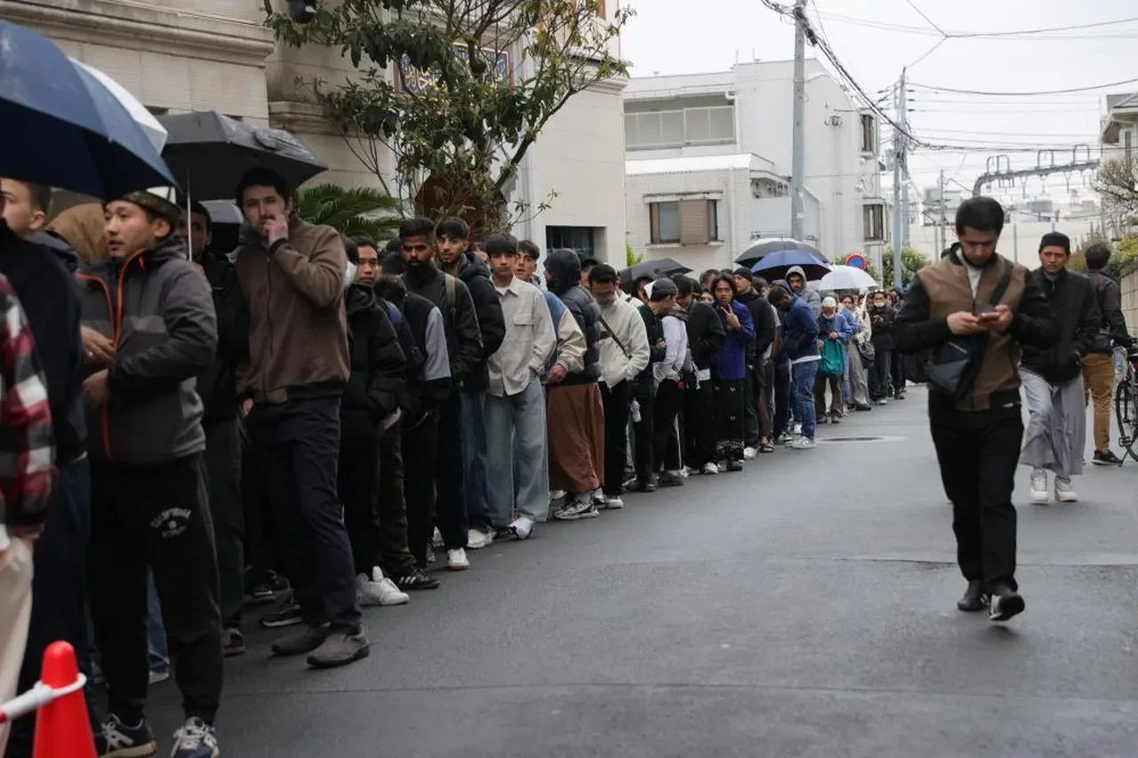 Japonya'da bayram namazı yoğunluk nedeniyle 5 kez kılındı