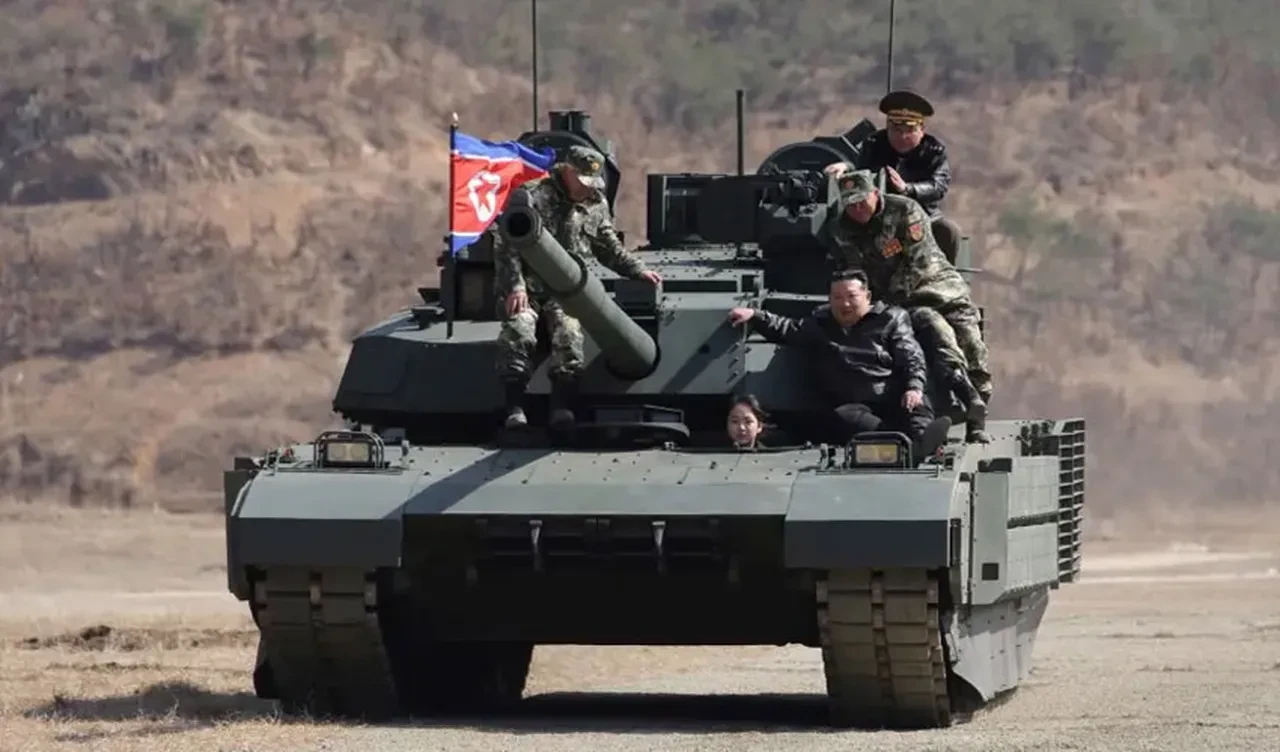 Kuzey Kore liderinin kızı sahneye çıktı! Kim Ju-ae tank başında görüntülendi