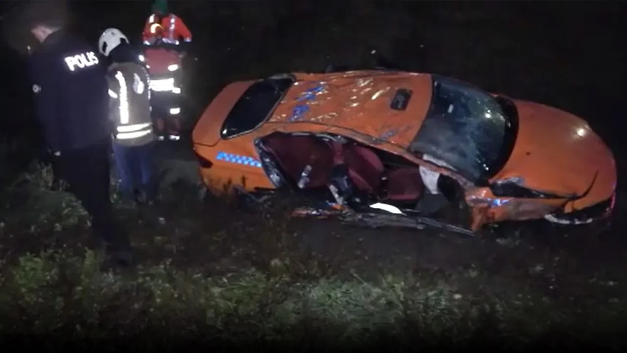 Pendik'te taksi su kanalına uçtu: 3 ölü, 1 yaralı