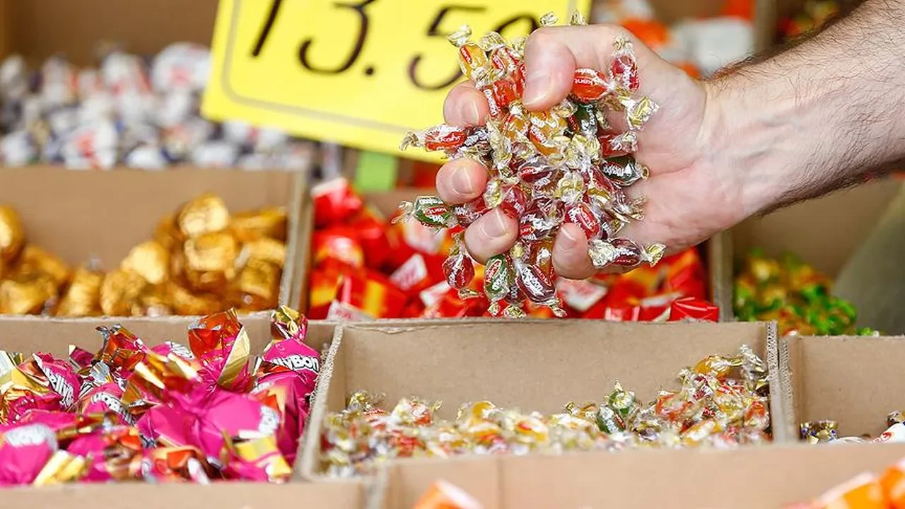 Sadece ağız tatlandırmak için değilmiş: Bayramlarda neden şeker ve tatlı dağıtılır? Asırlara dayanan geleneğin ardındaki sır ortaya çıktı