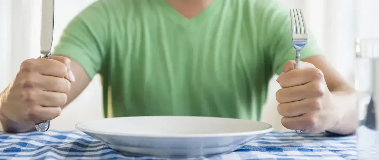 Uzmanından uyarı: Bayramda ani ve ağır beslenme sindirimi zorluyor