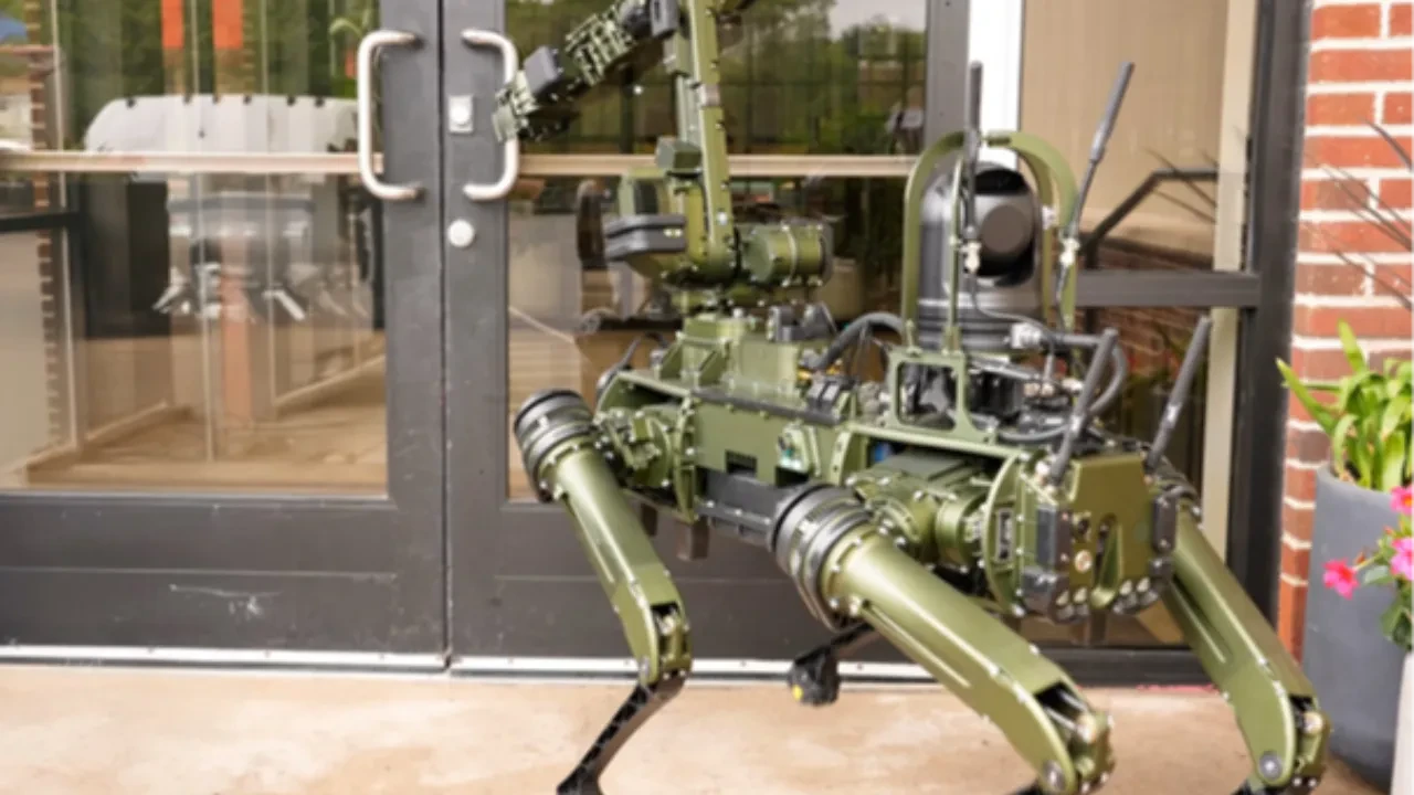  Veri merkezlerinde yeni nöbetçi: Dört ayaklı robotlar