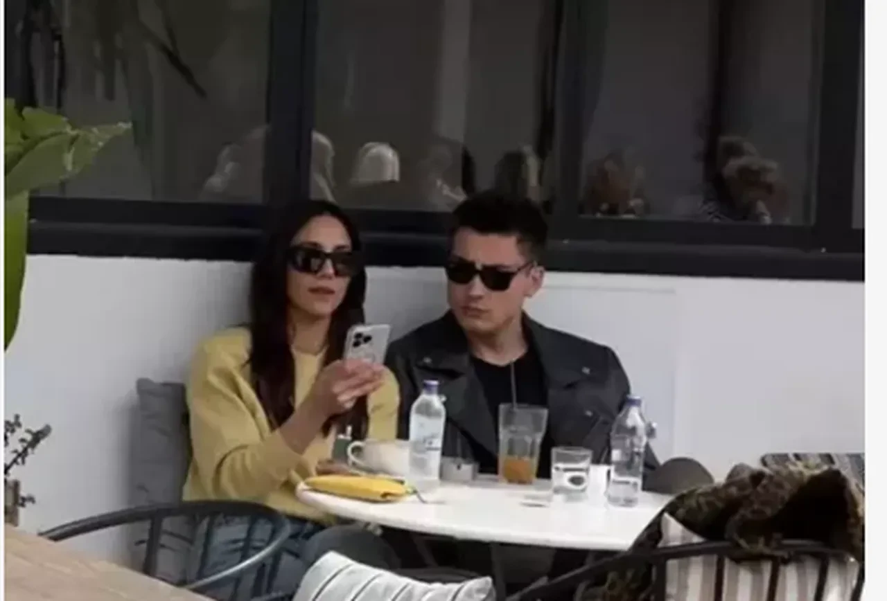 Aşklarını ilan eden Dilin Döğer ve Atakan Özkaya ilk kez kameralara yakalandı 