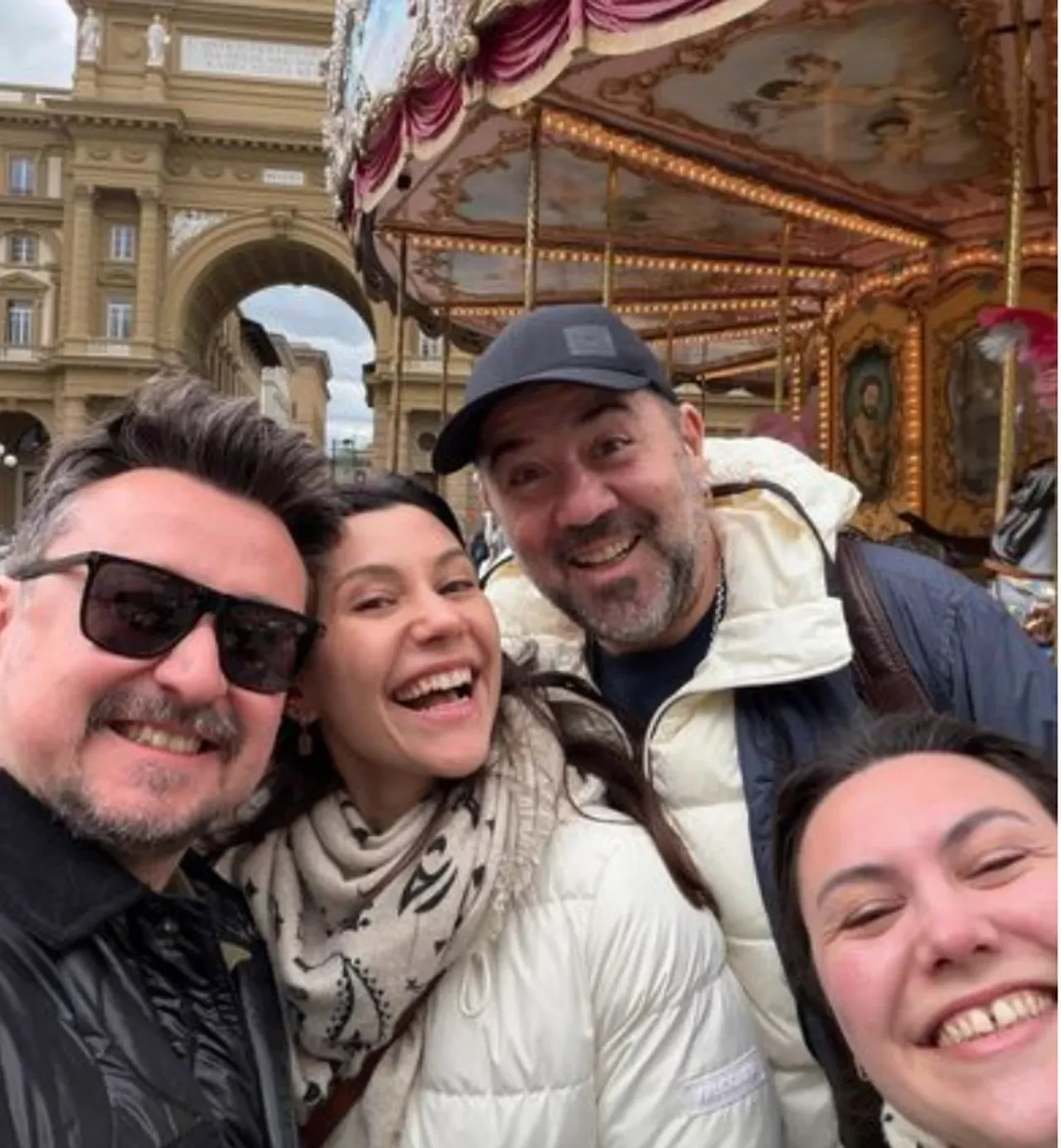 Ata Demirer'den sevgilisi Dilara Alemdar ile Venedik çıkarması!