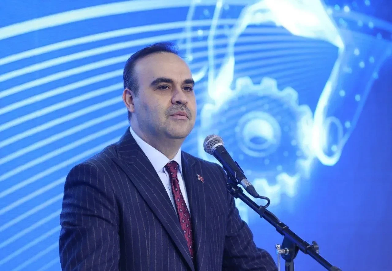 Bakan Kacır görüntüleri paylaştı! Milli seyir füzesi SOM-J hedefi tam isabetle vurdu