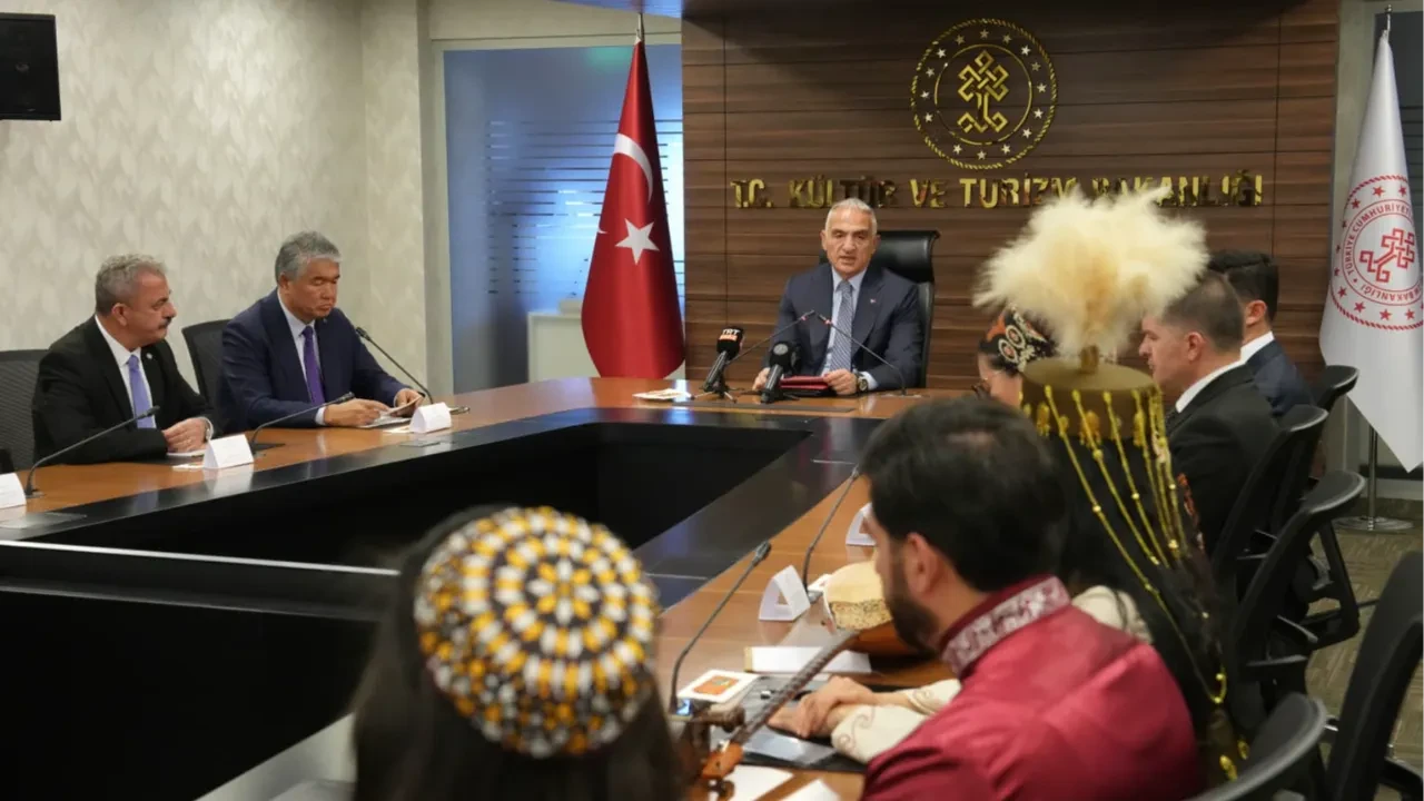 Bakanlıkta Nevruz buluşması! Türk dünyası Ankara’da buluştu: Bakan Ersoy Türksoy heyetini ağırladı