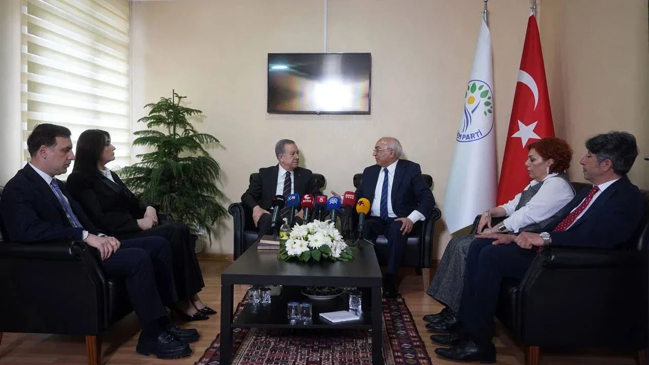 MHP ve DEM Parti bayramlaştı! 