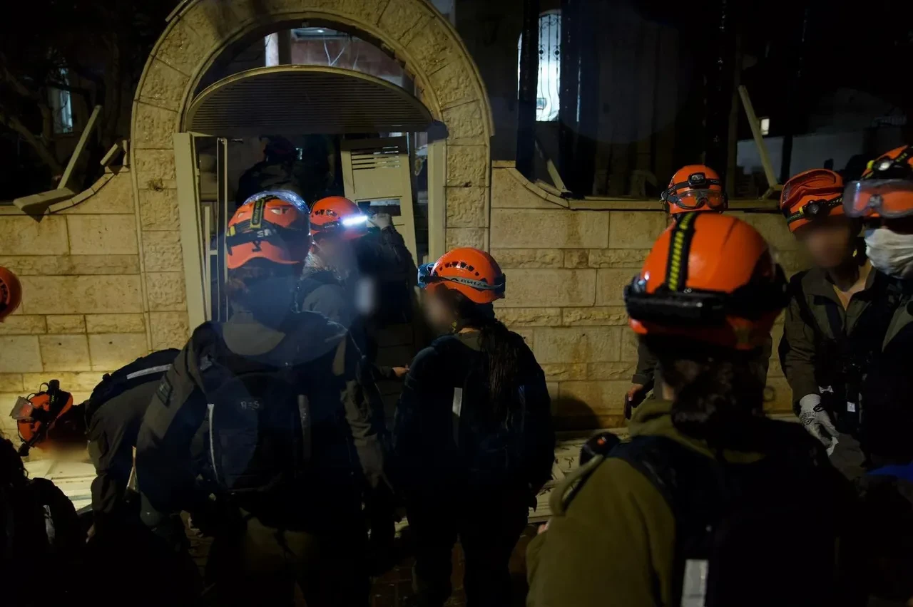 Savaşta nükleer sızıntı tehlikesi! İran İsrail'in stratejik noktasını vurdu, UAEA açıklama yaptı