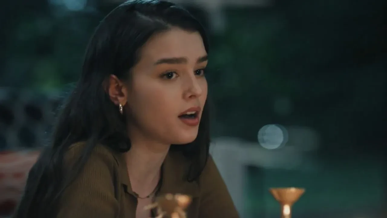 Yeraltı’nda Ülkü Hilal Çiftçi’nin seslendirdiği “Olmazlara Vuruluyorum” şarkısı beğeni topladı! Başarılı oyuncu sesiyle etkiledi