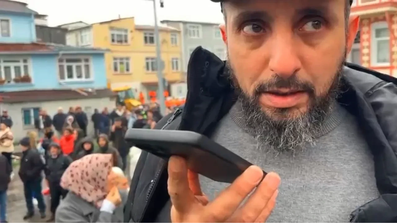 Fatih'te 2 bina çöktü! Enkaz altındaki yakınıyla telefonda görüşüp sakinleştirmeye çalıştı