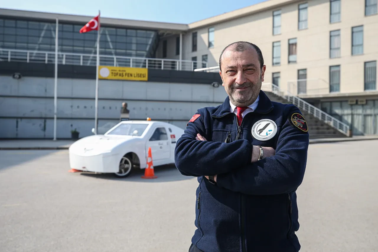 Liselilerin tasarladığı elektrikli araç UMAY, TEKNOFEST'te şampiyonluk hedefliyor