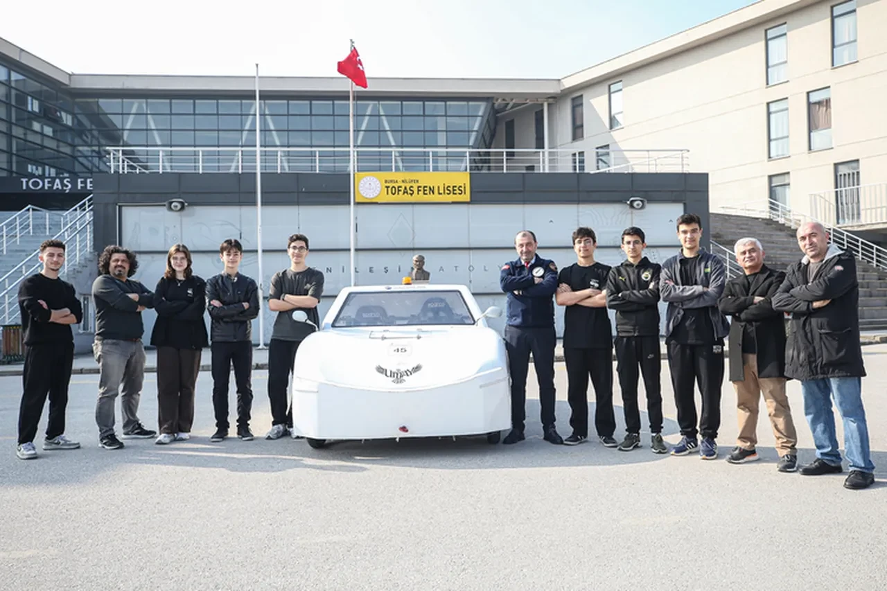 Liselilerin tasarladığı elektrikli araç UMAY, TEKNOFEST'te şampiyonluk hedefliyor