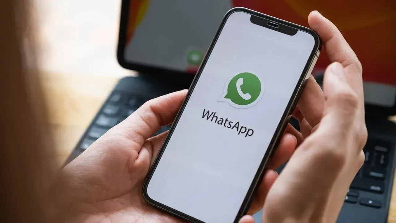 WhatsApp’ta dil engeli kalkıyor: Otomatik çeviri geliyor