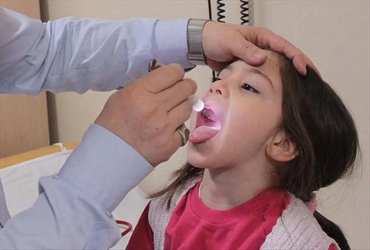 Bahar geldi, hapşırık krizleri kapıyı çaldı! Uzman isim çocuklarda alerjik nezle ile baş etmenin yollarını açıkladı