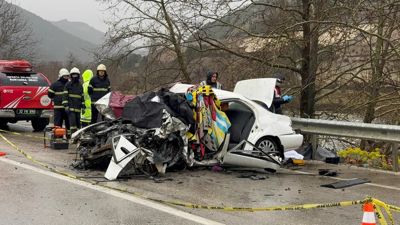 Bayramın son günü kahreden kaza: Nişanlı çift hayatını kaybetti