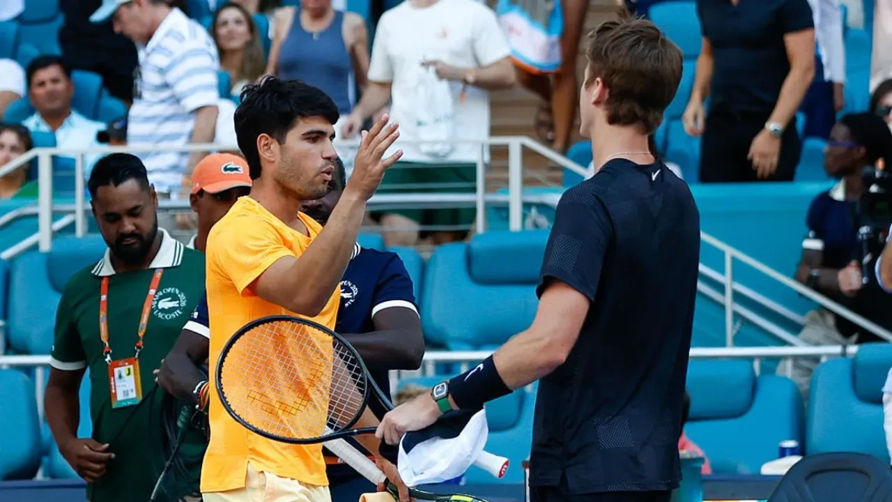 Carlos Alcaraz 2026'ya iyi başlamıştı ama işler tersine döndü!