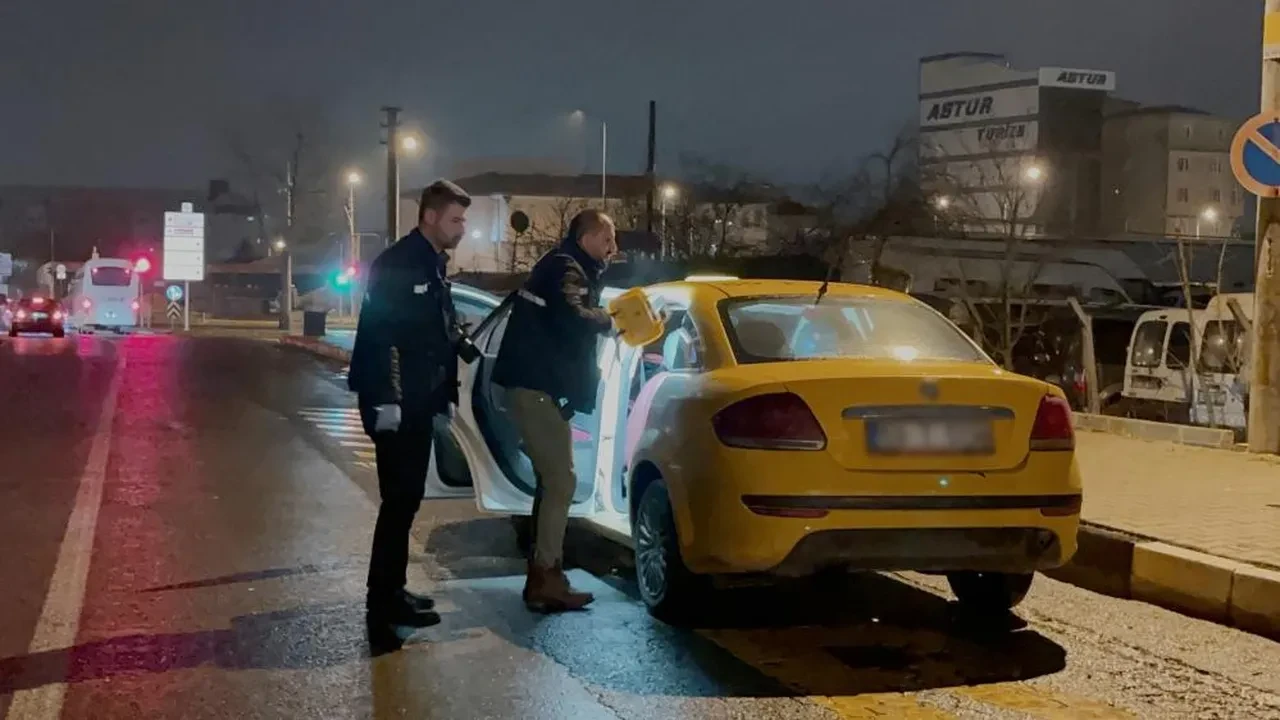 Çorlu'da dehşet! Taksici aracına aldığı yolcu tarafından bıçaklandı