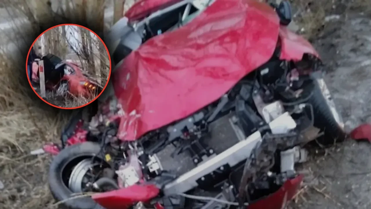  Erzurum’da feci kaza: Aynı aileden 2 kişi hayatını kaybetti