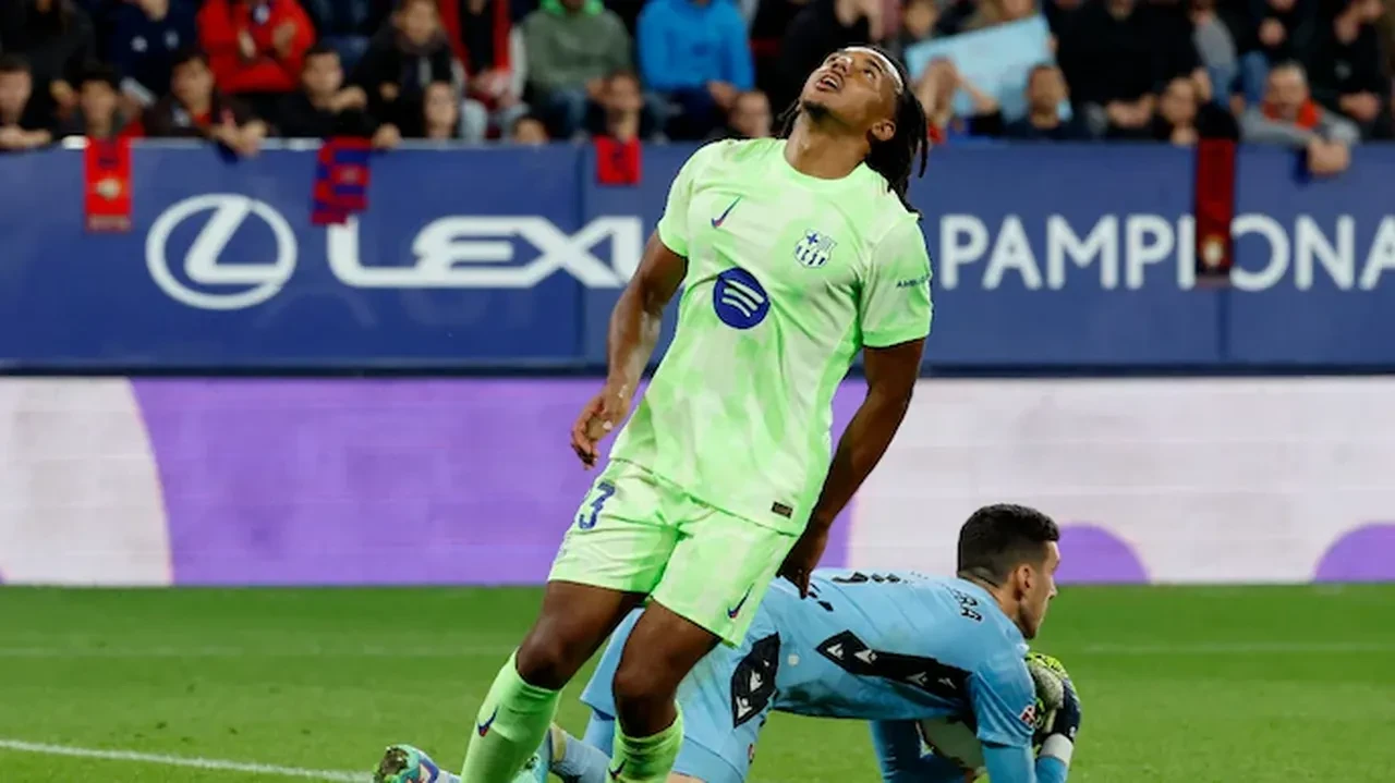 Fenerbahçe'de transferde gövde gösterisi! İngiliz devleri ile yarışa girdi: Barcelona'nın 65 milyonluk yıldızı için operasyon başladı