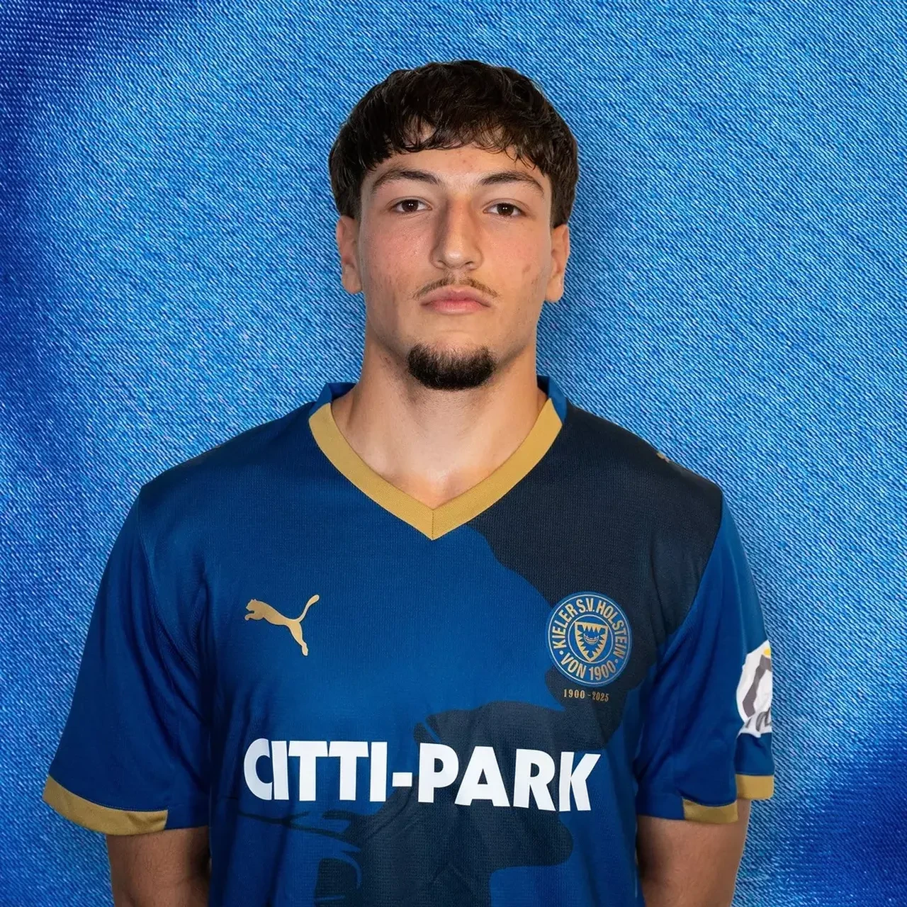 Fenerbahçe'de yılın ilk transferi belli oldu! Canlı yayında duyuruldu: Anlaşma tamam, genç golcü geliyor