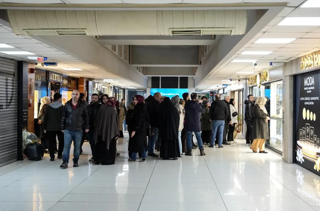 Fiyat düştü, Kuyumcukent'e gram altın tükendi! 