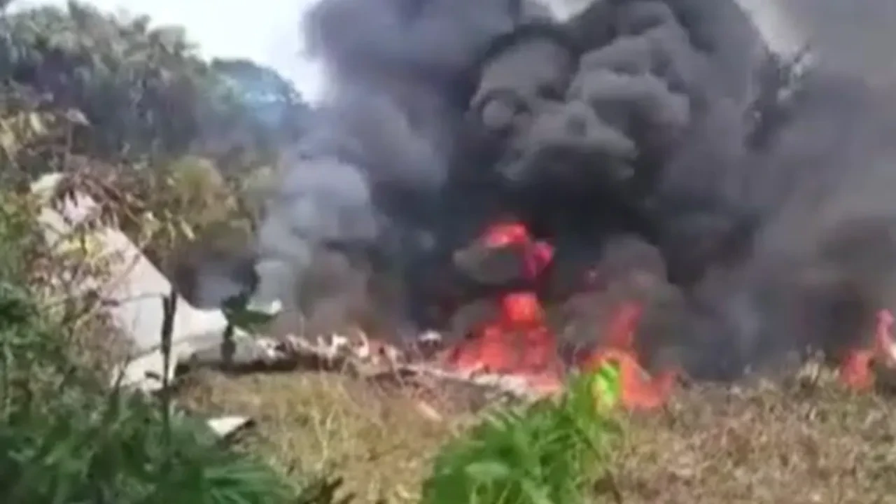 Kolombiya'da askeri uçak faciası: 100'den fazla kişi hayatını kaybetti