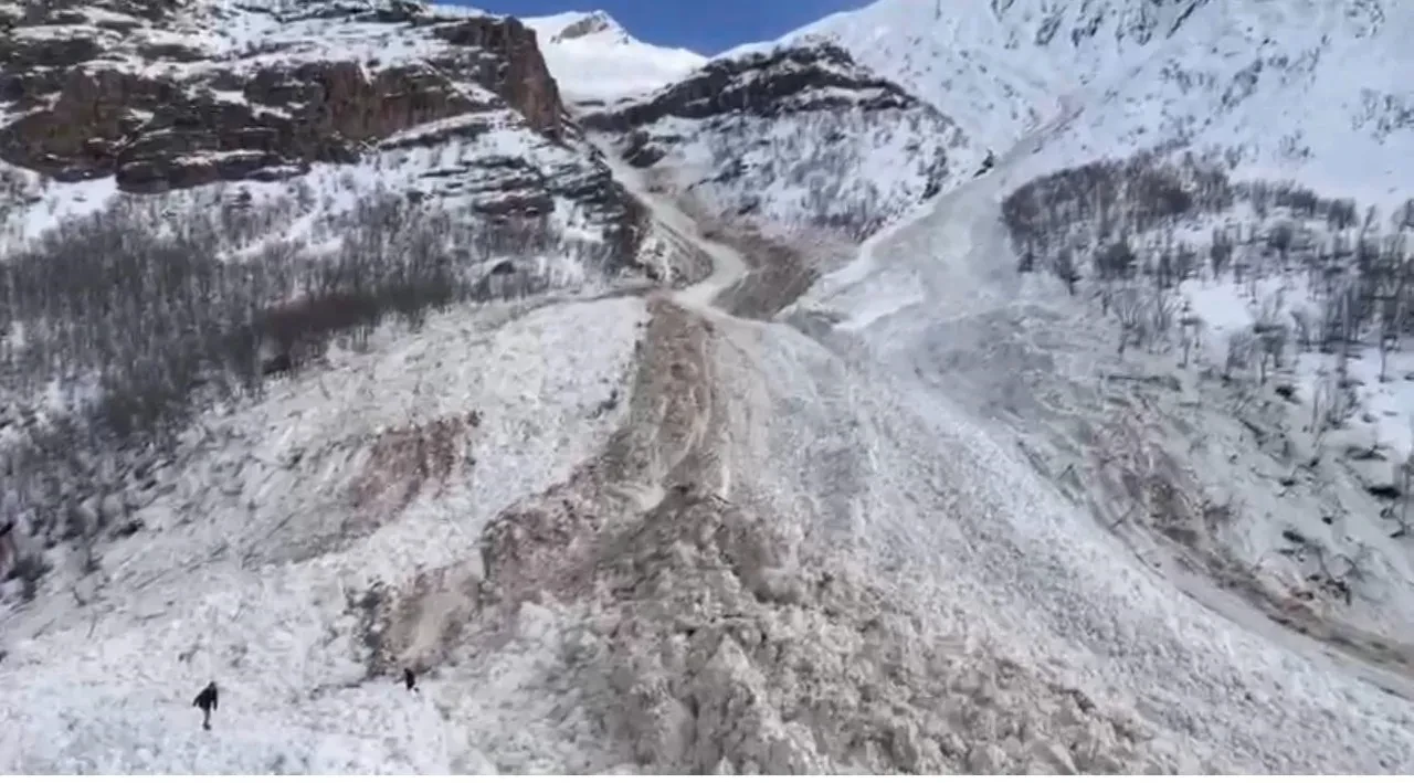 Öğrenciler ölümden saniyelerle kurtuldu! Şırnak'taki çığ faciaya neden oluyordu