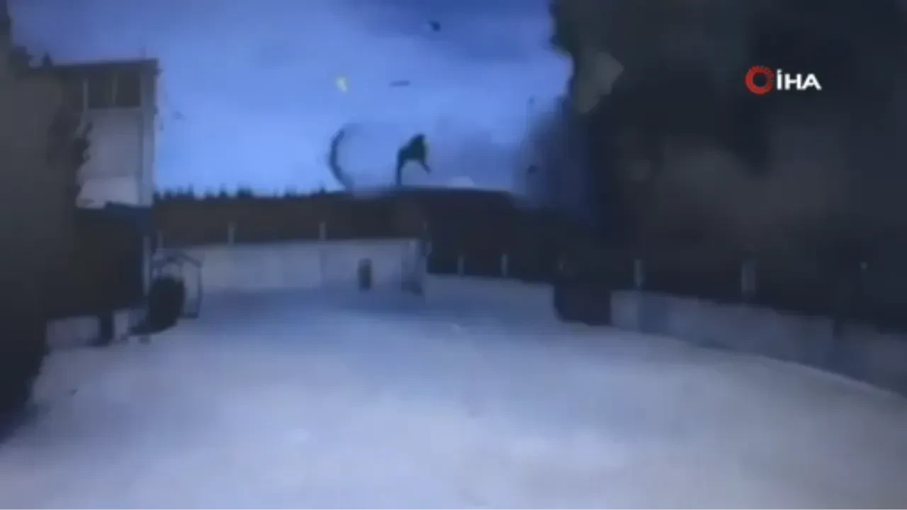 Tekirdağ'da yağ fabrikası savaş alanına döndü: Patlama anı kamerada!