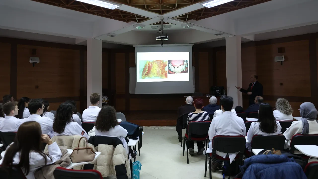 Yaşlılarda kötü ağız sağlığı Alzheimer riskini 4 kat artırıyor