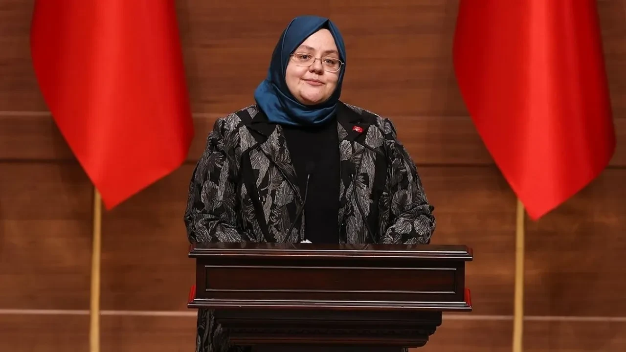 Zehra Zümrüt Selçuk kimdir? Zehra Zümrüt Selçuk kaç yaşında, kiminle evli, çocuğu var mı?