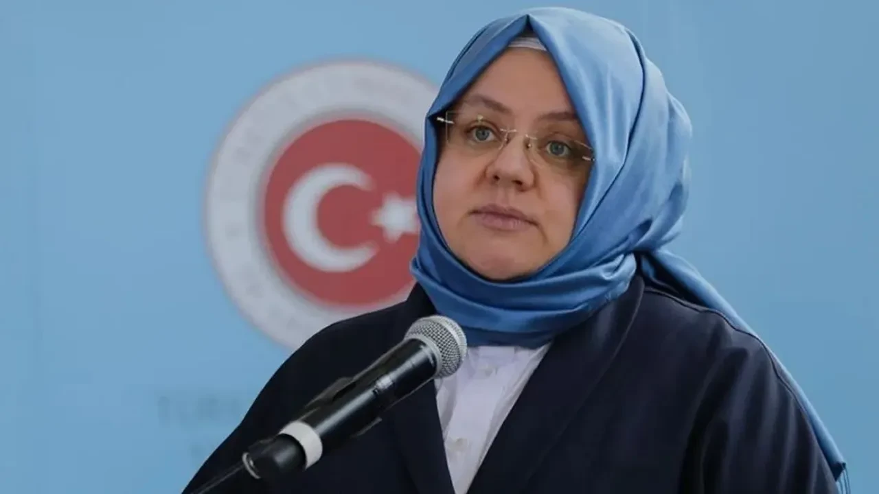 Zehra Zümrüt Selçuk kimdir? Zehra Zümrüt Selçuk kaç yaşında, kiminle evli, çocuğu var mı?