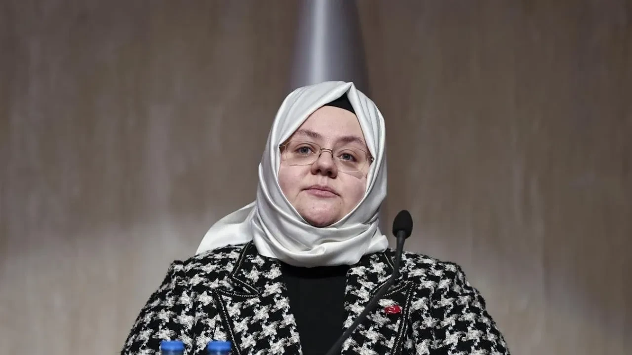 Zehra Zümrüt Selçuk kimdir? Zehra Zümrüt Selçuk kaç yaşında, kiminle evli, çocuğu var mı?