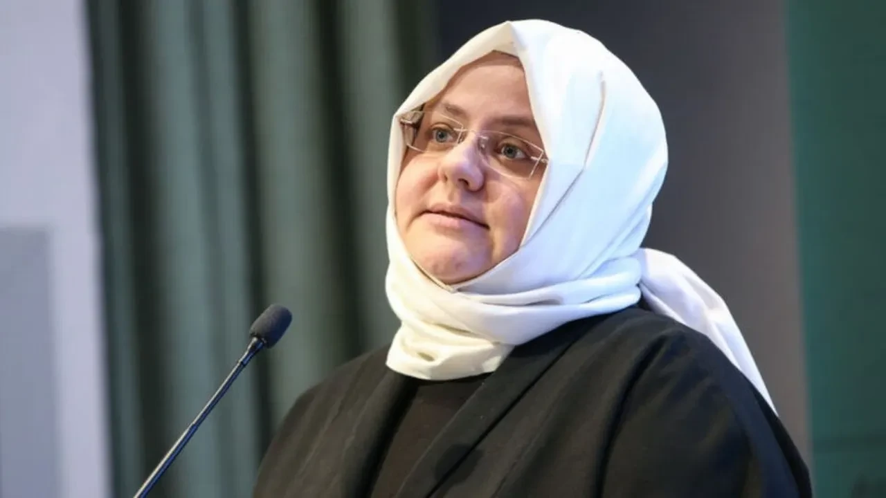 Zehra Zümrüt Selçuk kimdir? Zehra Zümrüt Selçuk kaç yaşında, kiminle evli, çocuğu var mı?