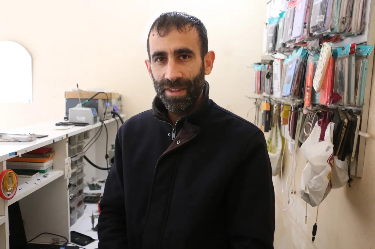 13 yıllık tamirci, telefonları mahveden hatayı açıkladı: Cihazların ömrünü yarıya düşürüyor