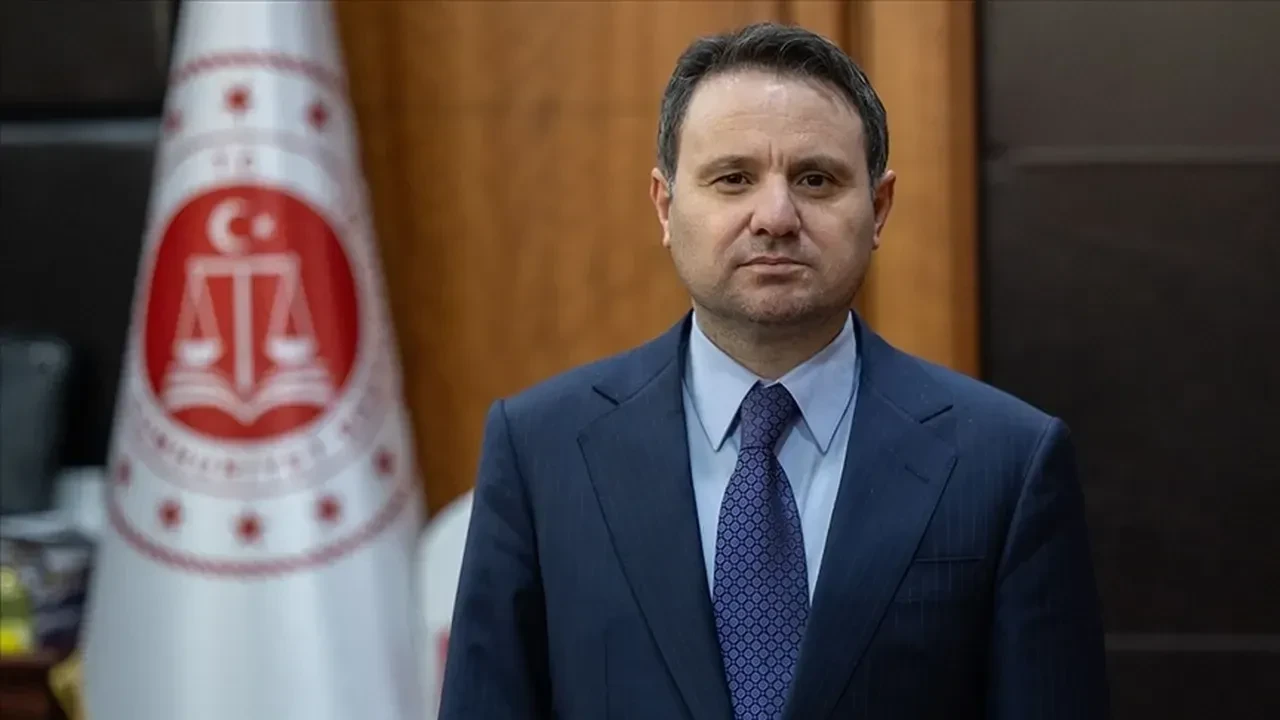 Bakan Gürlek’in tapu kayıtlarını sorgulayan memur her şeyi itiraf etti! Tek kişinin ismini verdi 